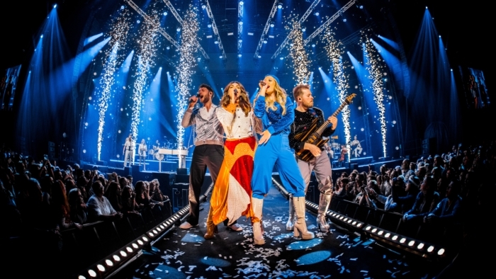 Happy New Year met A*Fever